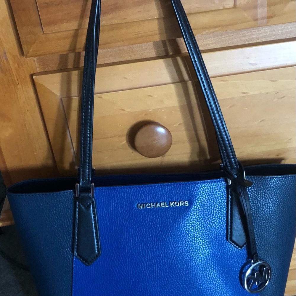 Michael Kors Kimberly Leather Bonded Shoppers Tote Shoulder Bag